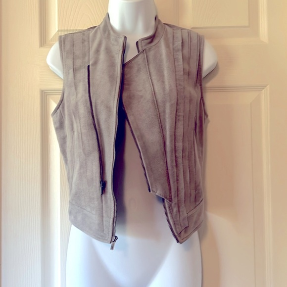 BCBG moto vest in dove - Picture 1 of 7